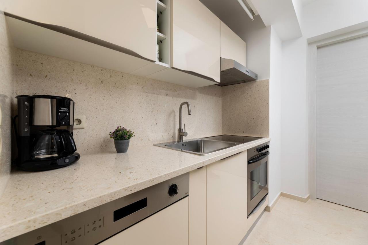 Apartman "Ela" นยีวีเซ ภายนอก รูปภาพ
