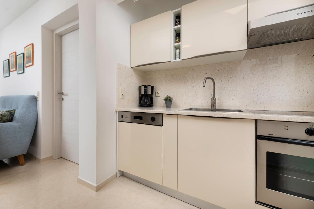 Apartman "Ela" นยีวีเซ ภายนอก รูปภาพ