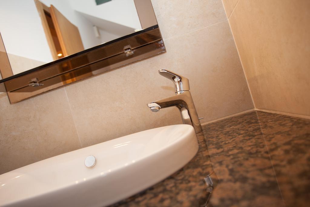 Apartman "Ela" นยีวีเซ ภายนอก รูปภาพ